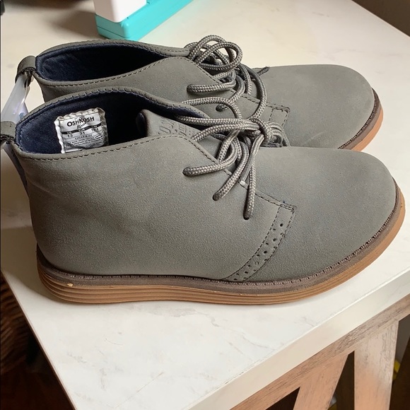 oshkosh boys shoes